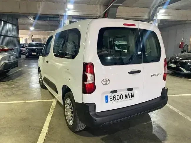 Usado Toyota Proace Verso City 100 CV (73 kW) 2024 Blanco Familiar