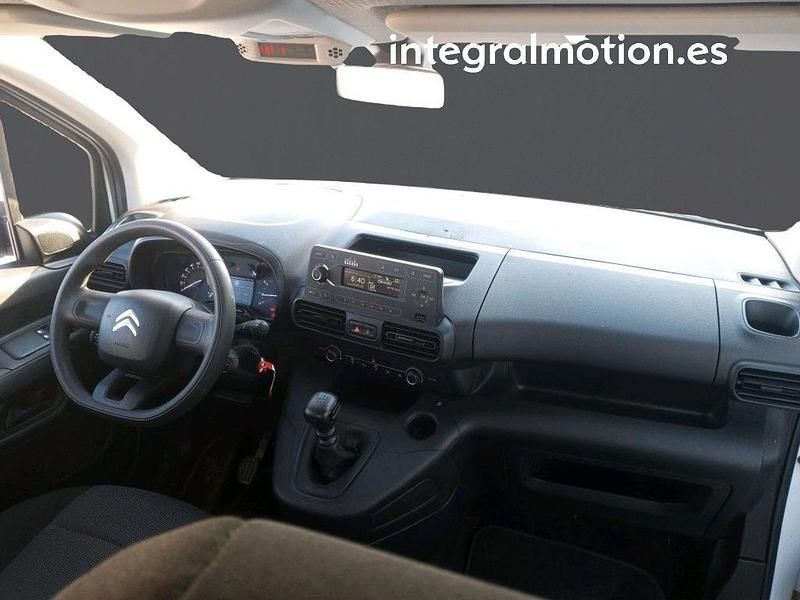 Usado Citroën Berlingo Live 102 CV (75 kW) 2022 Blanco Monovolumen