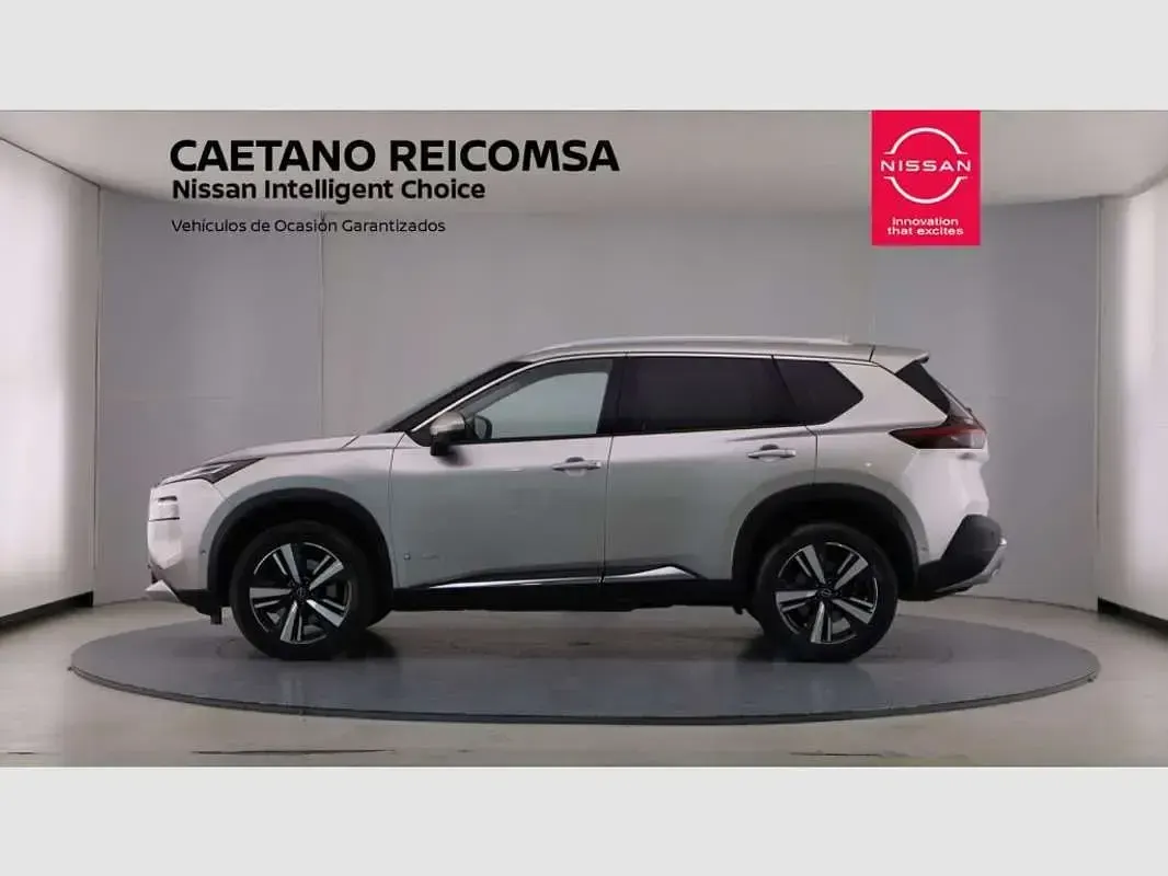 Usado Nissan X-Trail Tekna 215 CV (158 kW) 2022 Plateado SUV