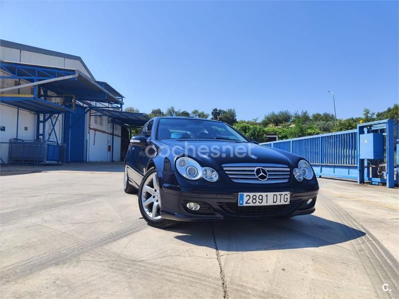 Azul Usado 2005 Mercedes C220 Sport Edition Berlina | 6250 € (Precio justo) - Imagen 1/4
