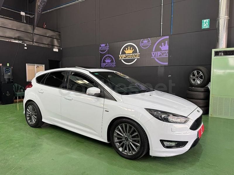 Usado Ford Focus ST-Line 150 CV (110 kW) 2017 Blanco Berlina