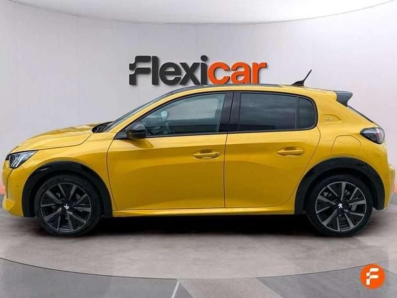 Usado Peugeot 208 GT 131 CV (96 kW) 2022 Amarillo Utilitario