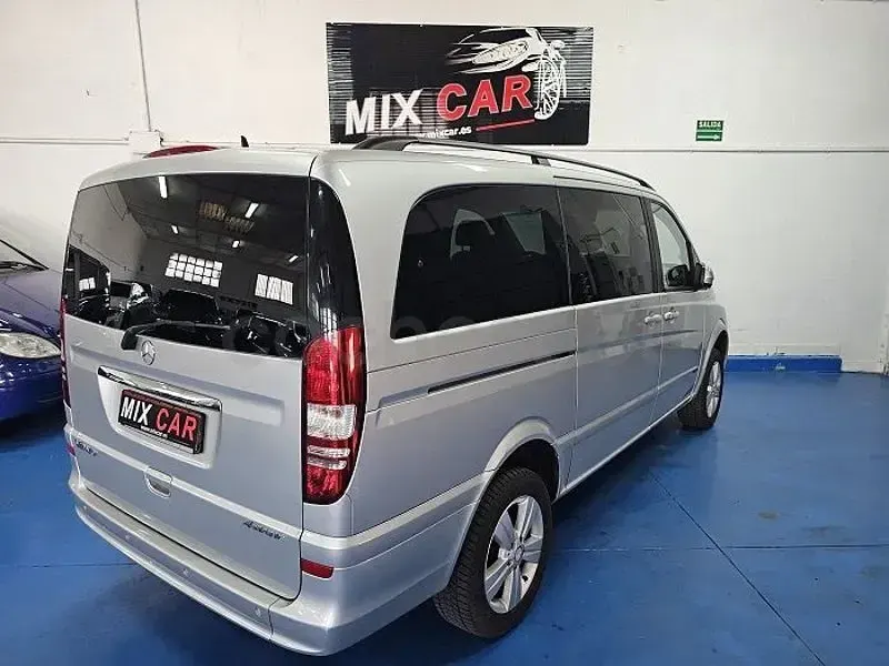 Usado Mercedes Viano 163 CV (119 kW) 2013 Gris / plata Monovolumen