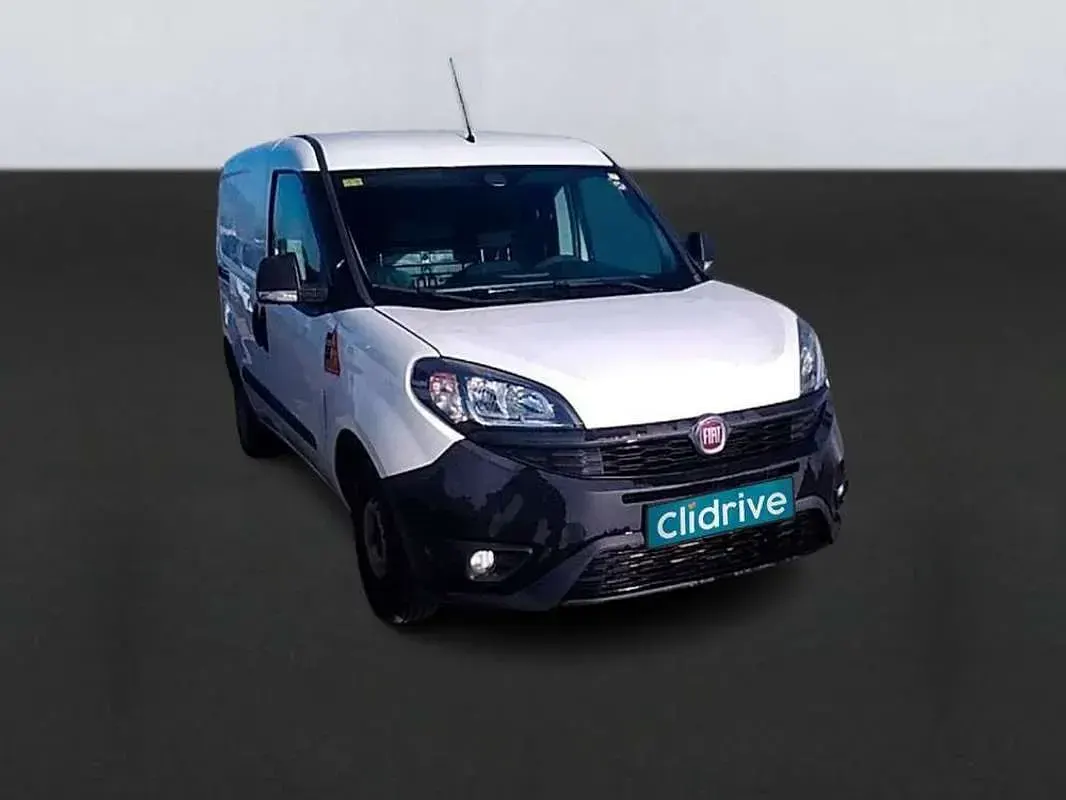 Usado Fiat Doblò 95 CV (69 kW) 2019 Blanco Monovolumen