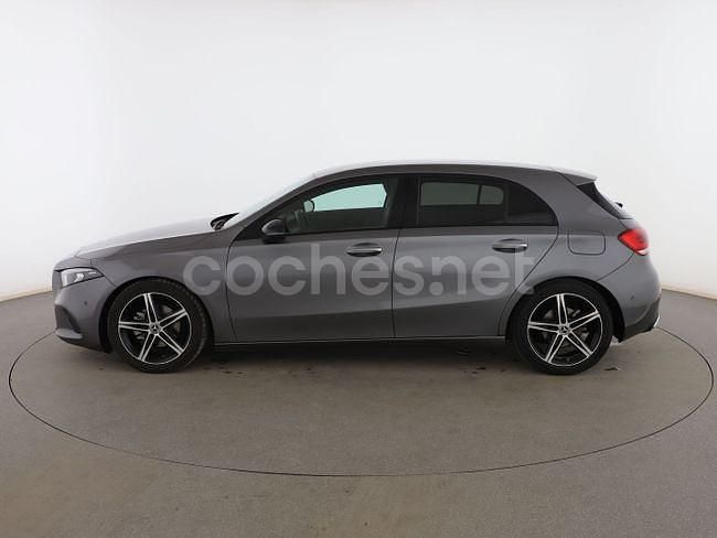 Usado Mercedes A180 116 CV (85 kW) 2018 Gris Berlina