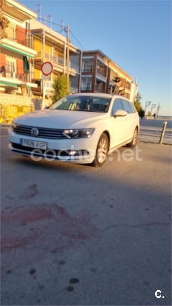 Usado VW Passat Advance 150 CV (110 kW) 2018 Blanco Familiar