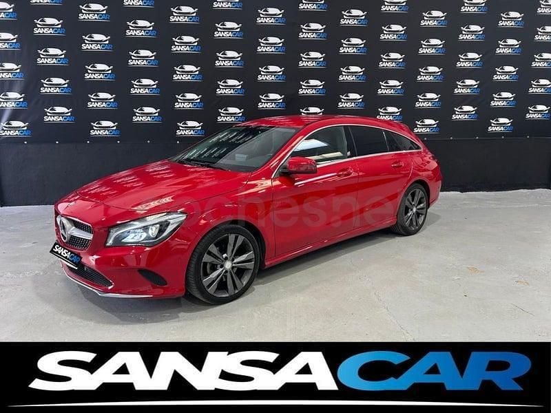 Usado Mercedes CLA200 Shooting Brake Urban 156 CV (114 kW) 2016 Rojo Familiar