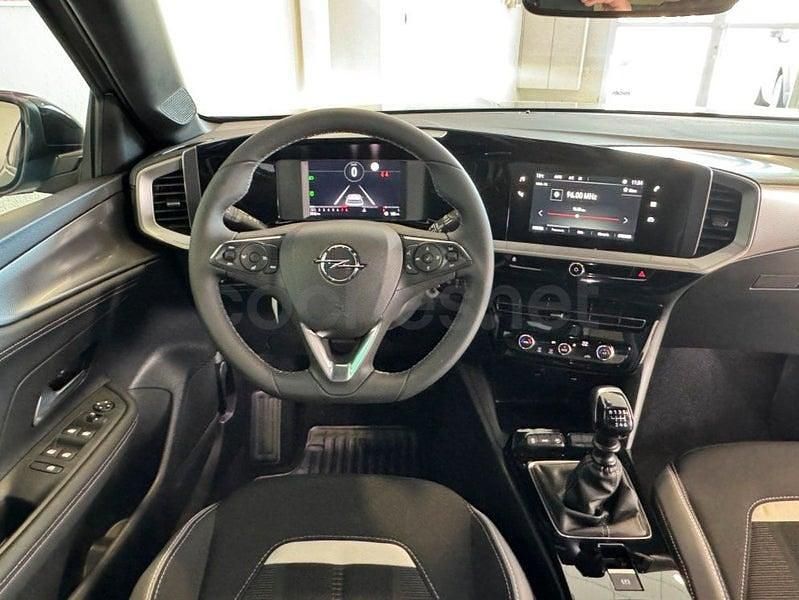 Usado Opel Mokka 136 CV (100 kW) 2024 Gris / plata SUV