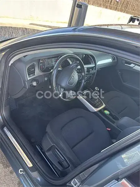 Usado Audi A4 143 CV (105 kW) 2012 Gris / plata Berlina
