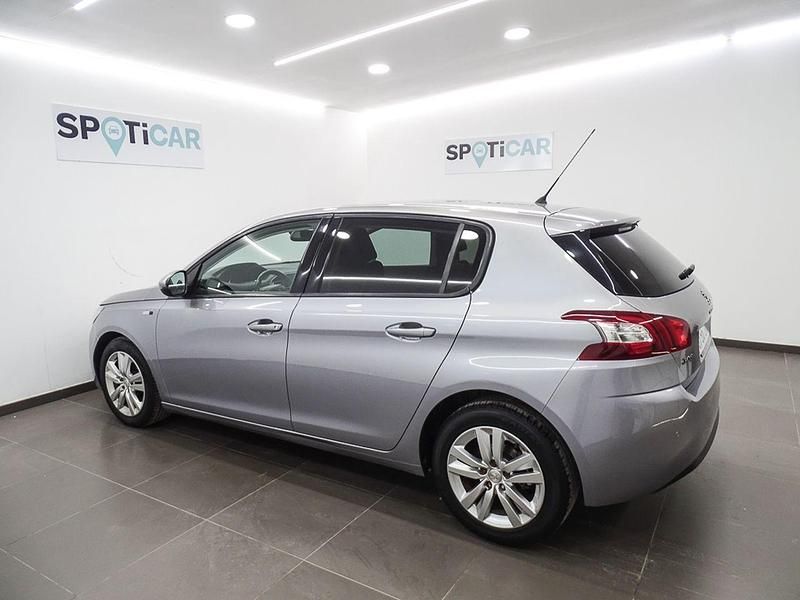 Usado Peugeot 308 Style 101 CV (74 kW) 2016 Gris Berlina