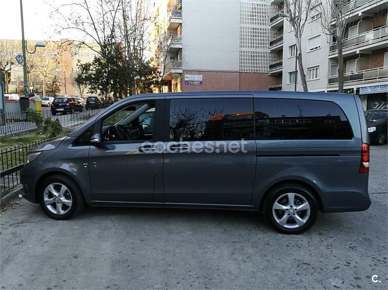 Usado Mercedes V220 Exclusive 163 CV (119 kW) 2016 Gris / plata Monovolumen
