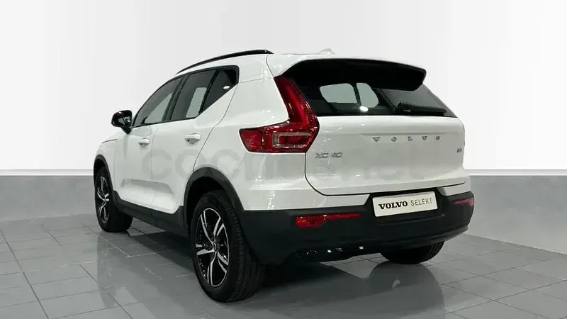 Usado Volvo XC40 Plus 163 CV (119 kW) 2024 Blanco SUV