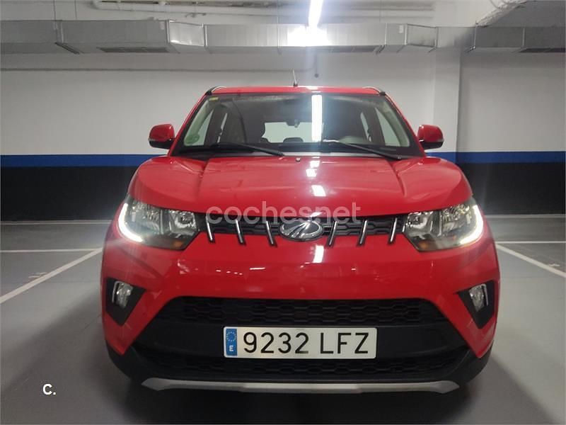 Rojo Usado 2020 Mahindra KUV100 Utilitario | 6990 € - Imagen 1/4