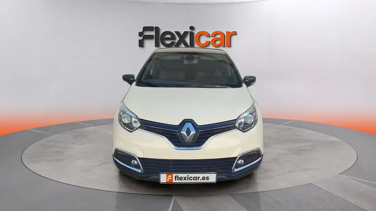 Usado Renault Captur Zen 120 CV (88 kW) 2017 Beige SUV