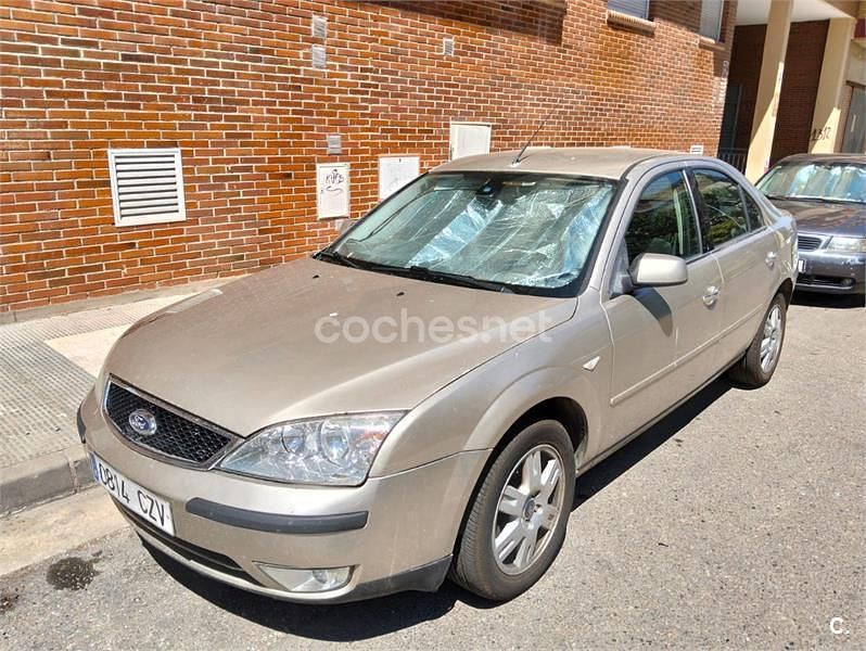 Beige Usado 2004 Ford Mondeo Futura Berlina | 5000 € (Caro) - Imagen 1/4