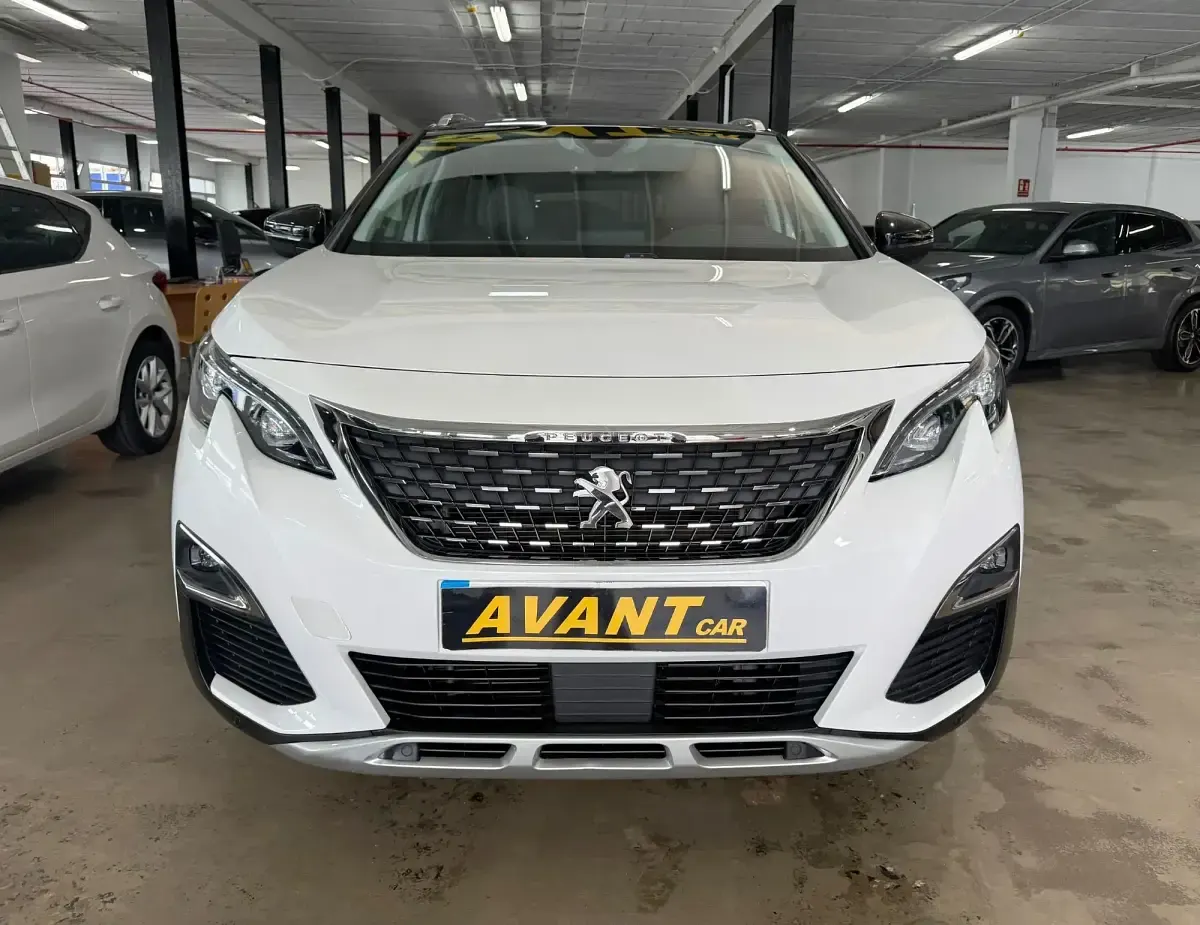 Usado Peugeot 3008 Allure 130 CV (95 kW) 2018 Blanco SUV