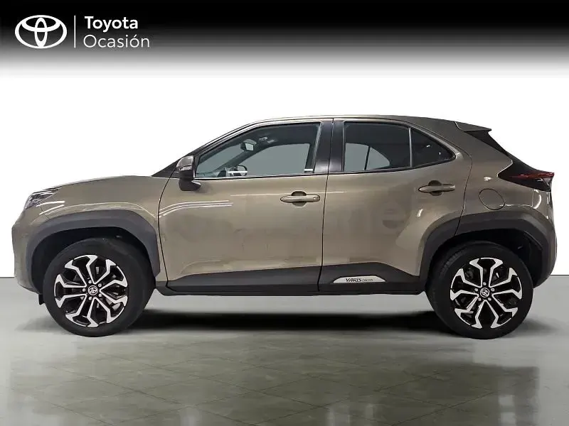 Usado Toyota Yaris Cross Active 116 CV (85 kW) 2024 Blanco SUV