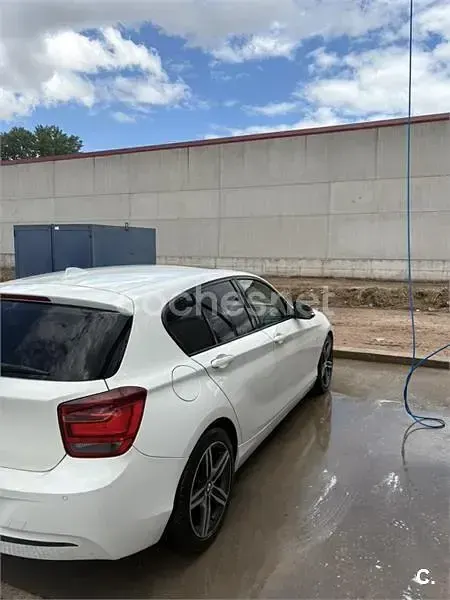 Usado BMW 118 Sport Line 143 CV (105 kW) 2012 Blanco Utilitario