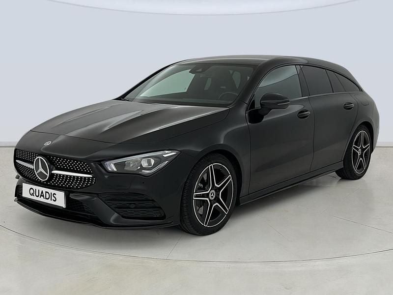 Usado Mercedes CLA200 150 CV (110 kW) 2022 Negro Familiar