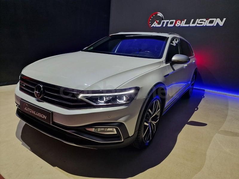 Usado VW Passat Alltrack 200 CV (147 kW) 2022 Blanco Familiar