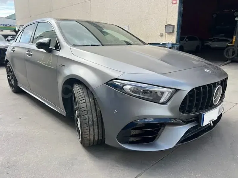 Usado Mercedes A45 AMG 421 CV (309 kW) 2022 Gris / plata Utilitario