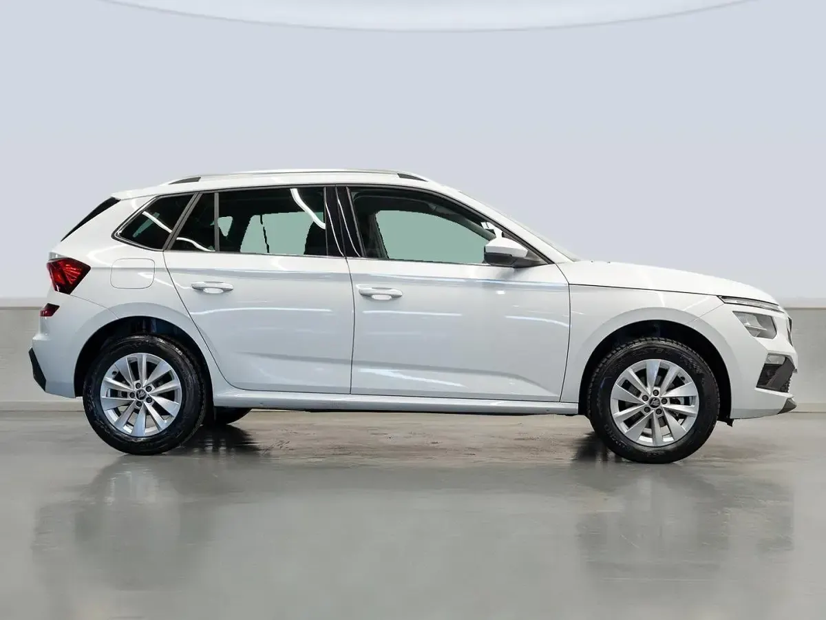 Usado Skoda Kamiq Selection 116 CV (85 kW) 2025 Blanco SUV