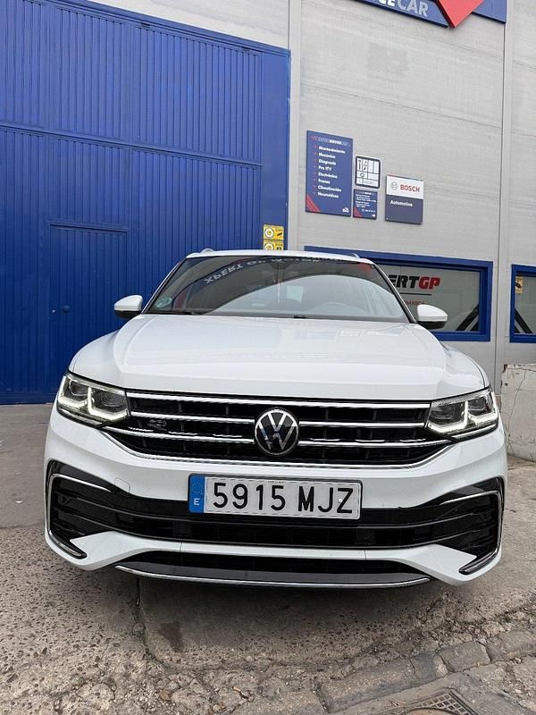 Usado VW Tiguan R-line 150 HP (110 kW) 2023 Branco SUV