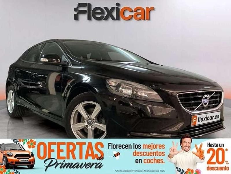 Usado Volvo V40 115 CV (84 kW) 2015 Negro Utilitario