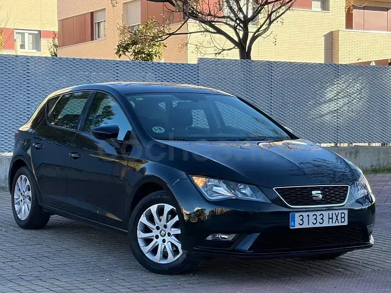 Usado Seat Leon Reference 105 CV (77 kW) 2015 Negro Berlina