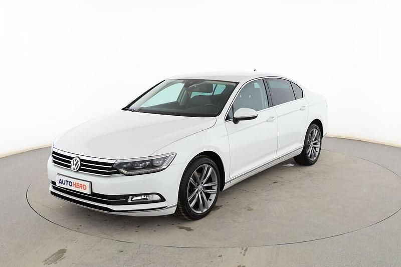Usado VW Passat Sport 150 CV (110 kW) 2015 Blanco Berlina
