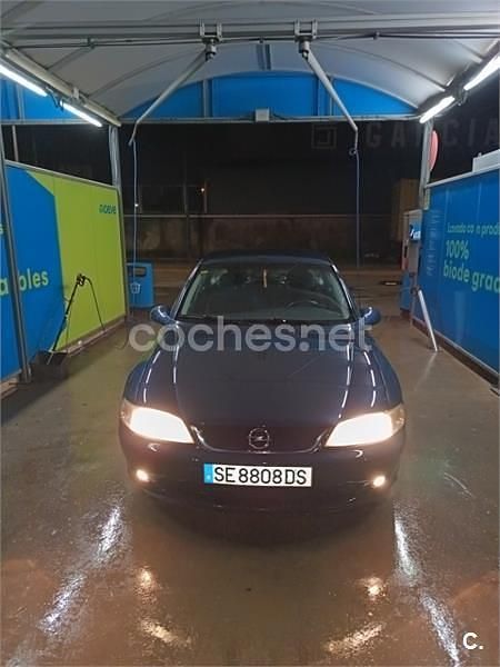 Usado Opel Vectra Edition 136 CV (100 kW) 2000 Azul Berlina