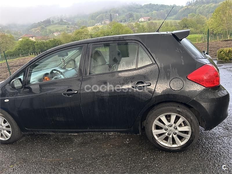 Usado Toyota Auris Luna 126 CV (92 kW) 2007 Negro Berlina