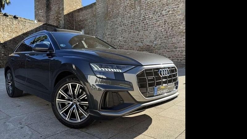 Usado Audi Q8 S-line plus 286 CV (210 kW) 2022 Gris SUV