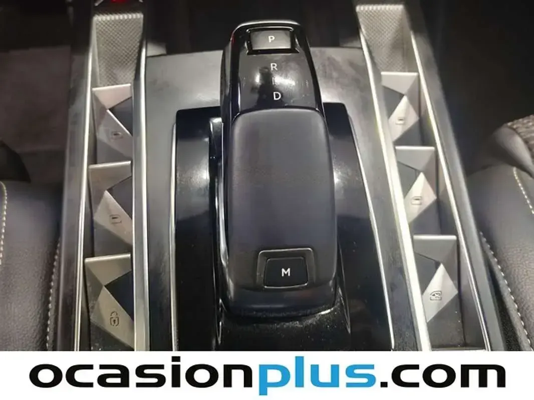 Usado DS Automobiles DS3 Crossback Performance 131 CV (96 kW) 2024 Gris SUV
