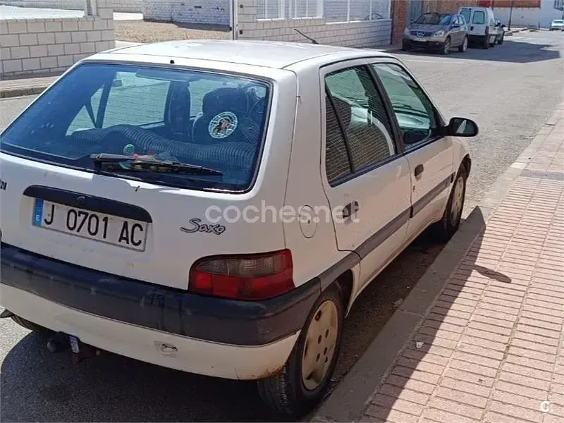 Usado Citroën Saxo 58 CV (42 kW) 1999 Blanco Utilitario