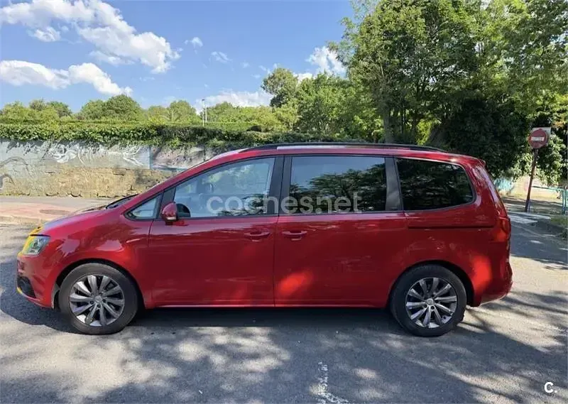 Usado Seat Alhambra Style 140 CV (102 kW) 2014 Rojo Monovolumen