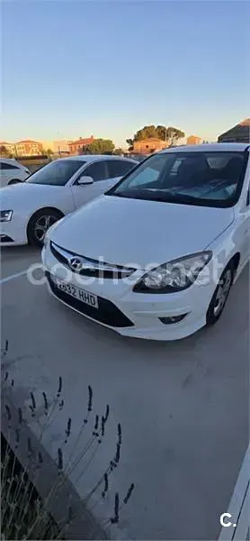 Usado Hyundai i30 Classic 109 CV (80 kW) 2011 Blanco Berlina