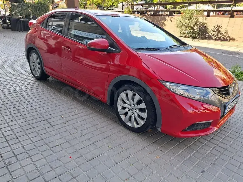 Usado Honda Civic Executive 142 CV (104 kW) 2013 Rojo Berlina