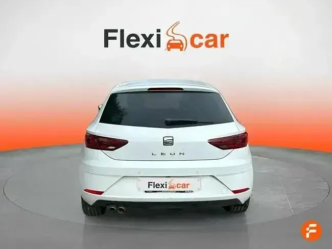 Begagnad Seat Leon XCELLENCE 150 HK (110 kW) 2019 Vit Sedan