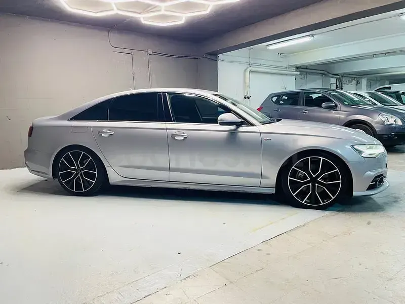 Usado Audi A6 218 CV (160 kW) 2017 Gris / plata Berlina