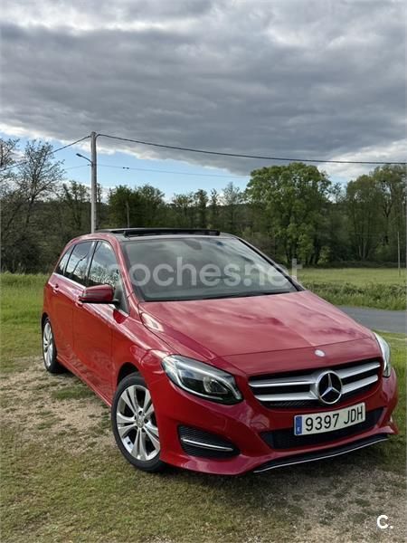 Rojo Usado 2015 Mercedes B180 Monovolumen | 14.000 € (Precio justo) - Imagen 1/4