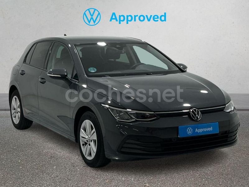 Gris Usado 2024 VW Golf VIII Life Berlina | 27.990 € (Precio justo) - Imagen 1/4
