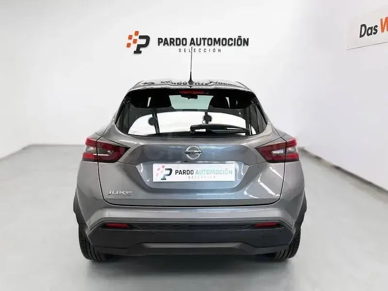 Usado Nissan Juke Acenta 117 CV (86 kW) 2020 Gris / plata SUV