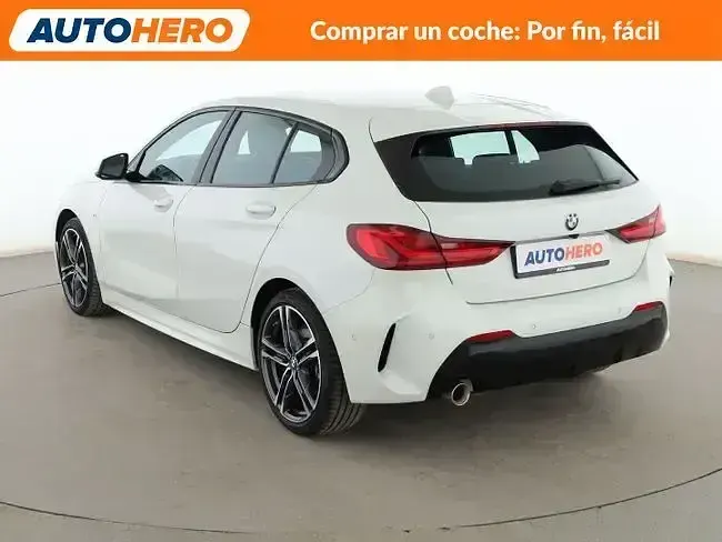 Usado BMW 118 M Sport 136 CV (100 kW) 2021 Blanco Berlina