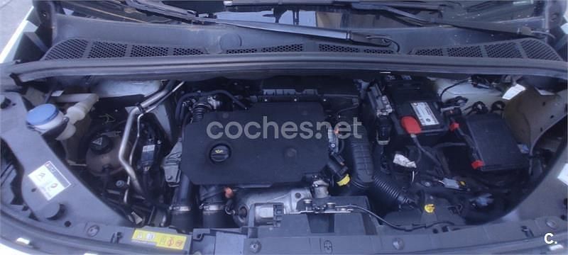 Usado Citroën Berlingo Feel 130 CV (95 kW) 2019 Blanco Monovolumen