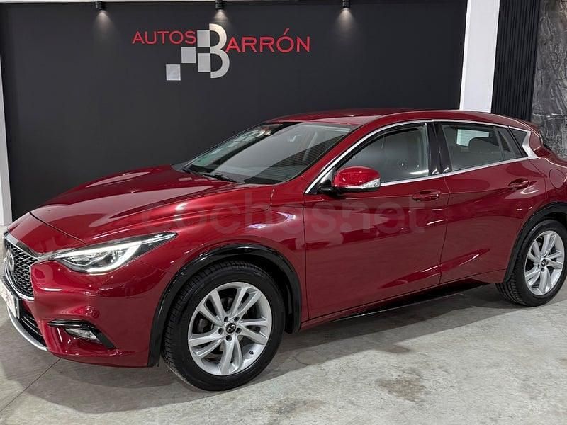 Usado Infiniti Q30 Premium 109 CV (80 kW) 2018 Granate Berlina