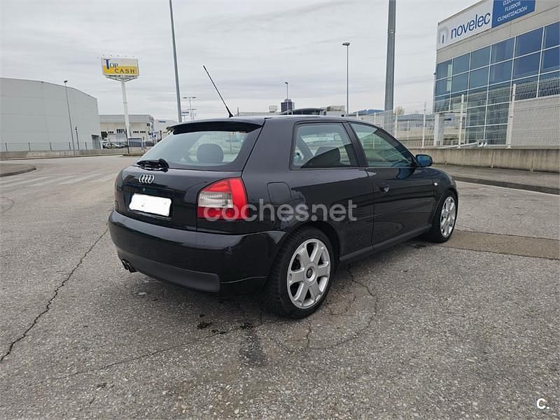Usado Audi A3 Ambiente 130 CV (95 kW) 2001 Negro Berlina
