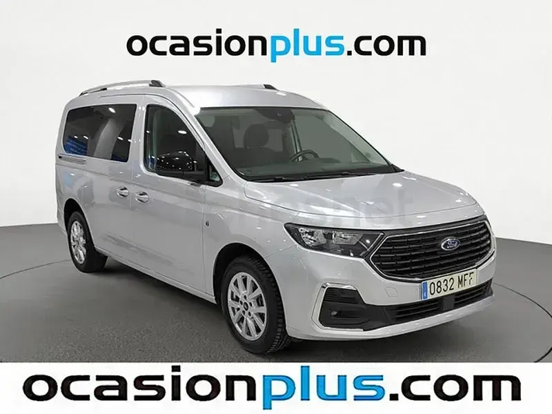 Usado Ford Grand Tourneo Connect Titanium 122 CV (89 kW) 2023 Gris / plata Monovolumen