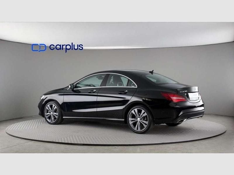 Usado Mercedes CLA180 122 CV (89 kW) 2017 Negro Berlina