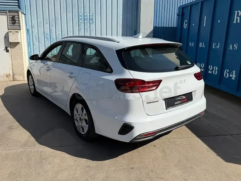 Usado Kia Ceed 136 CV (100 kW) 2022 Blanco Utilitario